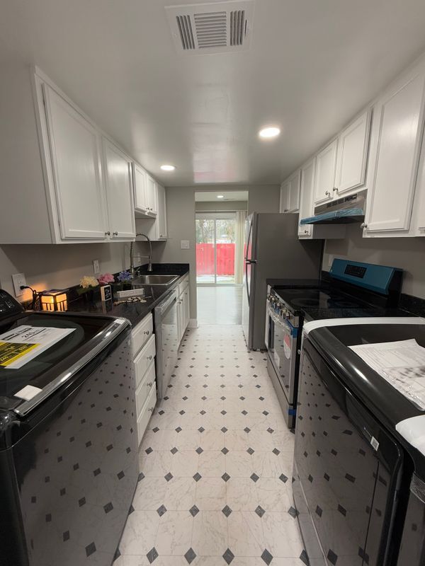 Foto del edificio - 2819 Banks Ct