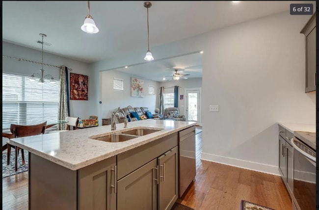 Building Photo - 2037 Orangery Dr