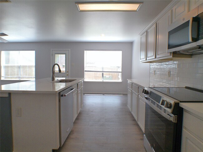 Foto del edificio - 70 Marble Rock Pl