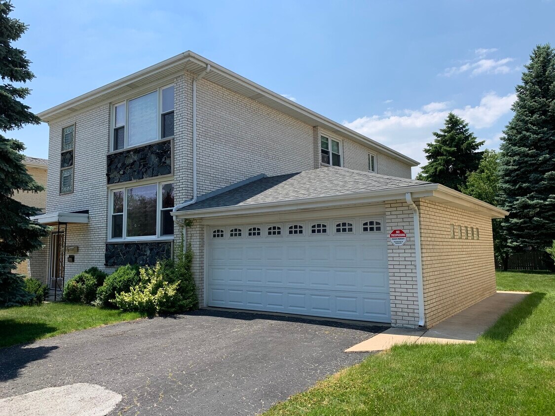 Primary Photo - 2058 Parkside Dr