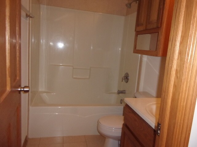 Building Photo - 122 W Bodine Dr