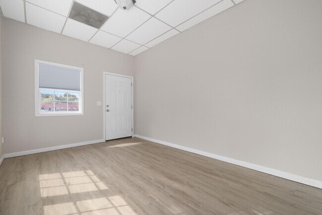 Foto del edificio - 2908 Bloomingdale Rd
