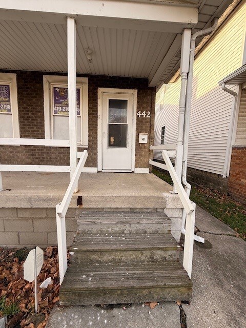 Foto del edificio - 442 E Central