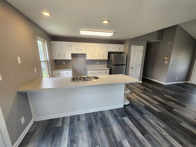 Building Photo - Welcome to your dream home!