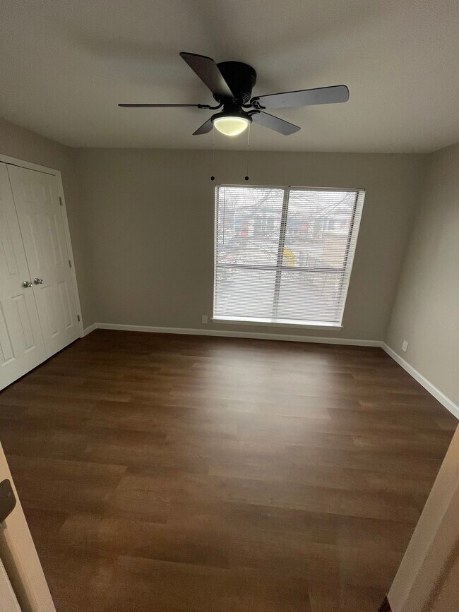 Building Photo - 505 Eagle Dr