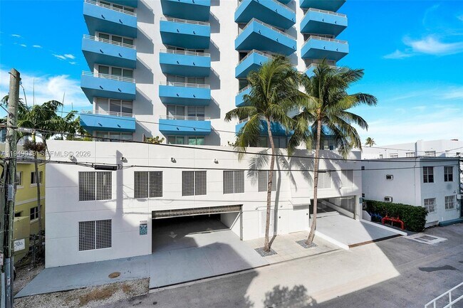 Foto del edificio - 225 Collins Ave