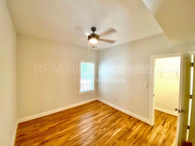 Foto del edificio - 305-311 W 13th St
