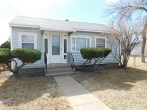 Building Photo - 957 Belford Ave