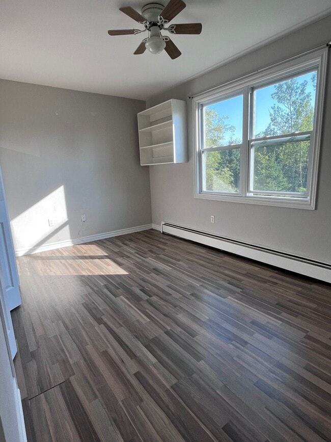 Building Photo - SPACIOUS RENOVATED TWO BEDROOM APARTMENT - COLE HARBOUR