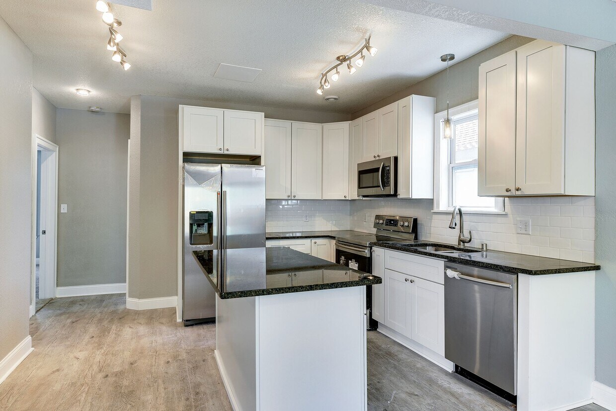 Foto principal - 1049 25th Ave SE Unit 2