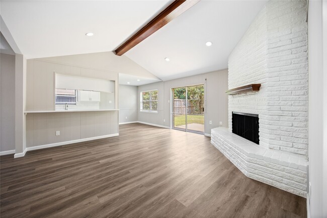 Building Photo - 8826 Tanager St