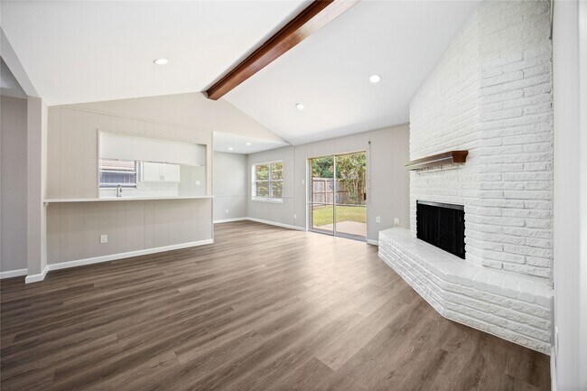 Foto del edificio - 8826 Tanager St