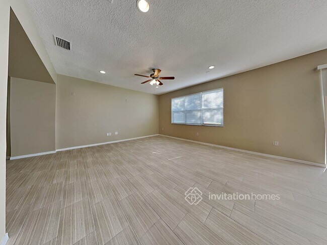 Building Photo - 2425 Brownwood Dr
