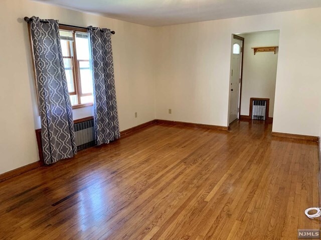 Building Photo - 215 Saddle River Rd