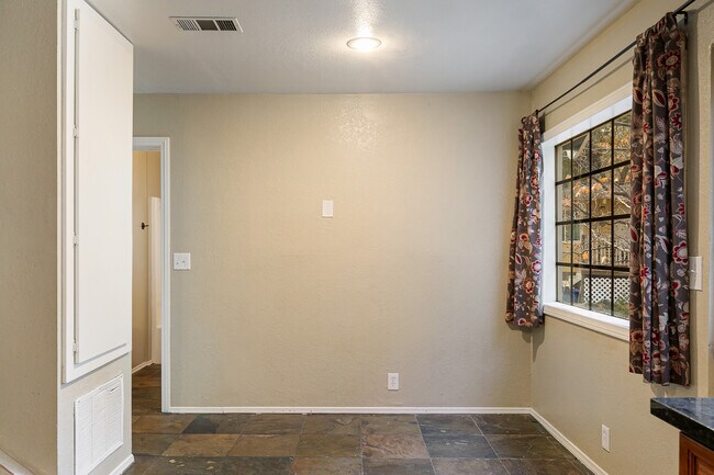 Building Photo - 32332 Inadale Ct
