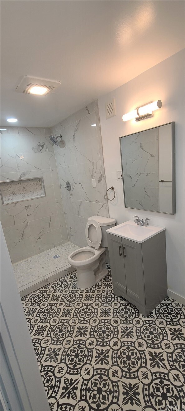 Foto del edificio - 6325 Canobie Ave