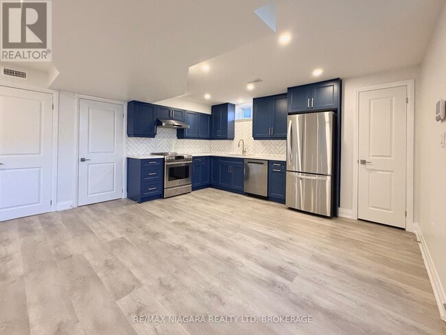 Building Photo - 921 Rutherford Ave