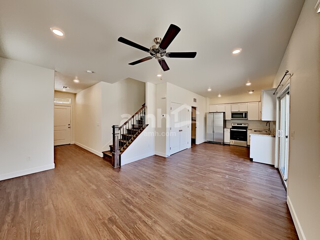 Building Photo - 1522 Garden Swing Ave