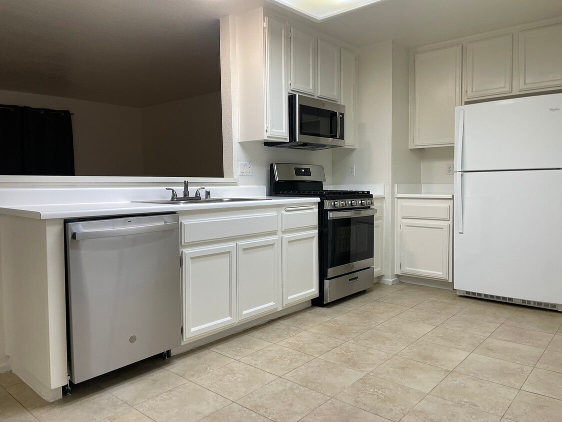 1365 Crafton Ave Unit 1106, Mentone, CA 92359 Condo for Rent in Mentone, CA