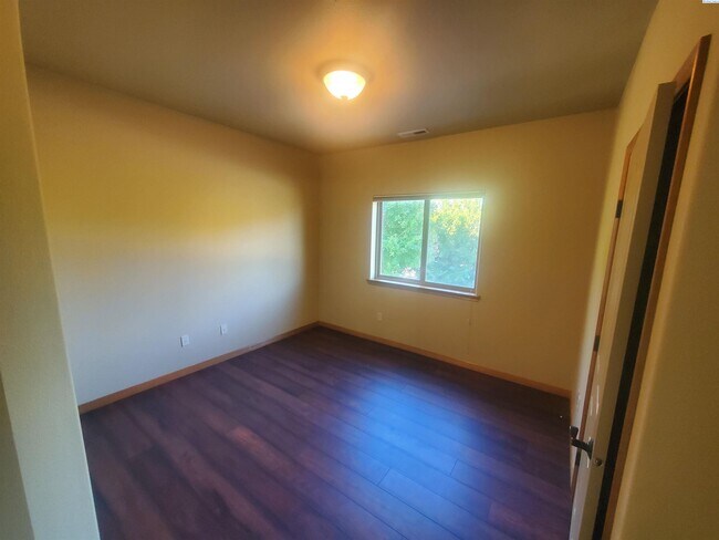 Building Photo - Riverwalk Village-Luxury living-partial ri...