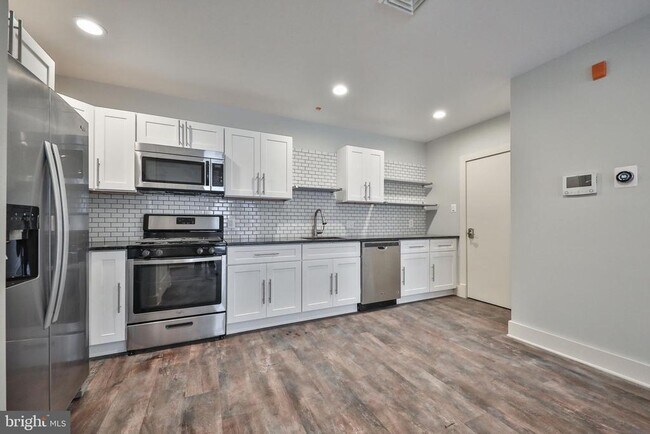 Foto del edificio - 1320 N Franklin St