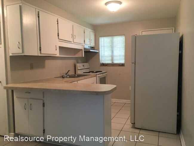 Foto del edificio - 2 br, 1 bath House - 303 Stewart Avenue VO...