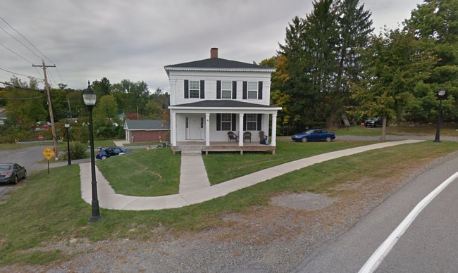 Building Photo - 16 Northern Pines