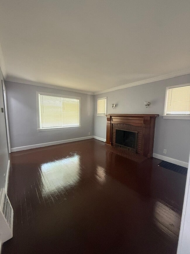 Building Photo - 12656 Mettetal St