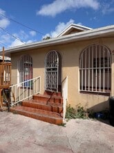 Building Photo - 409 NW 33rd St