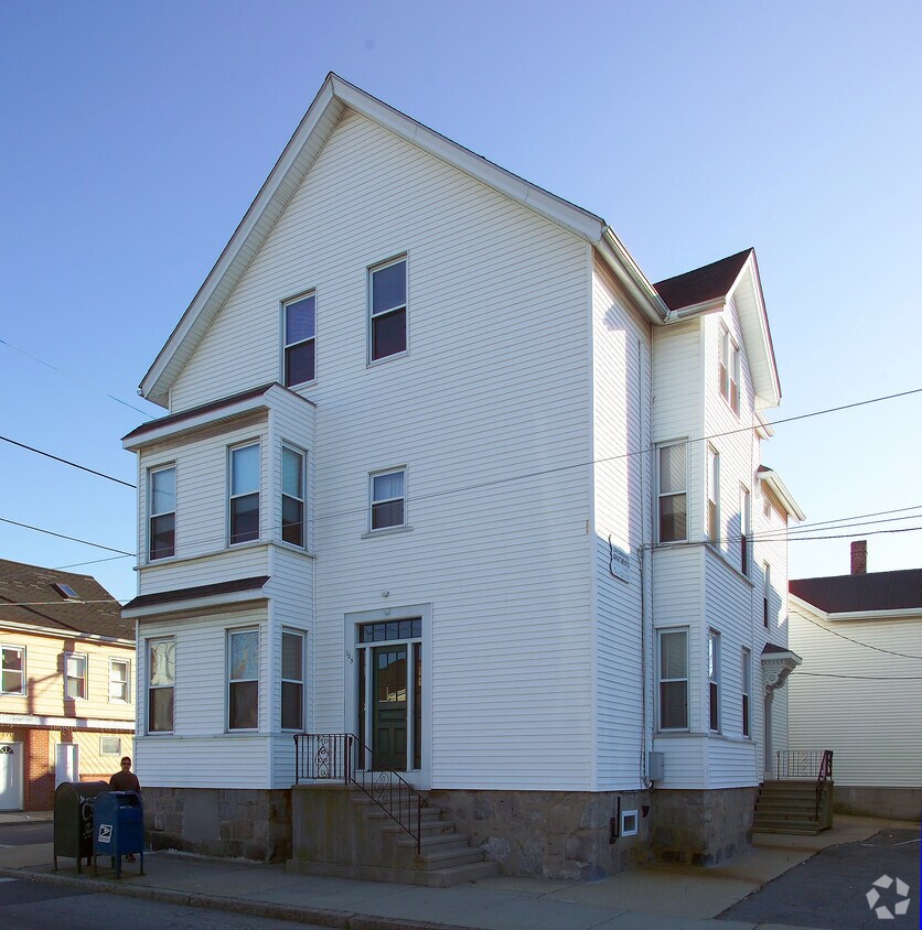 105 High St, Fall River, MA 02720 Apartments in Fall River, MA