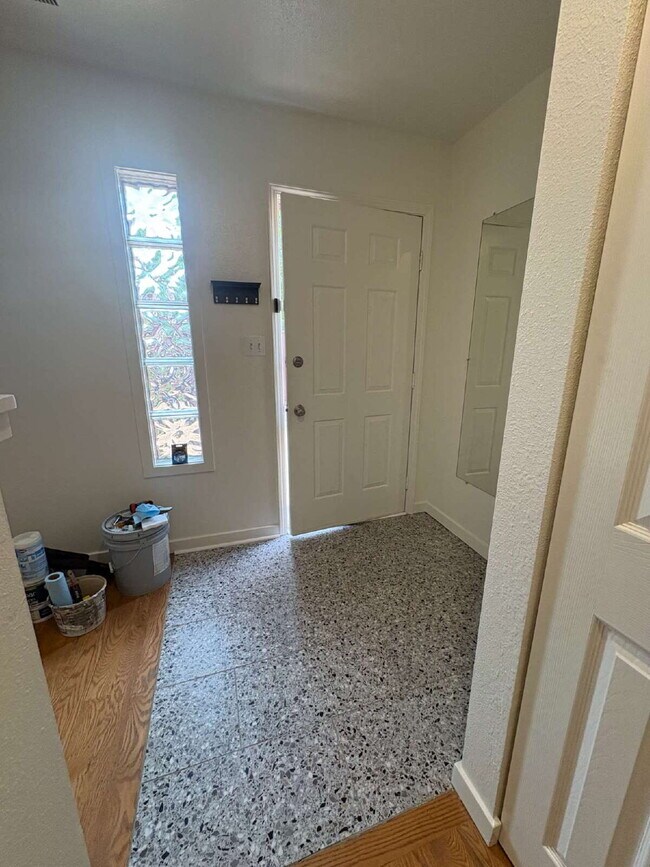 Foto del edificio - 3 bedroom townhouse