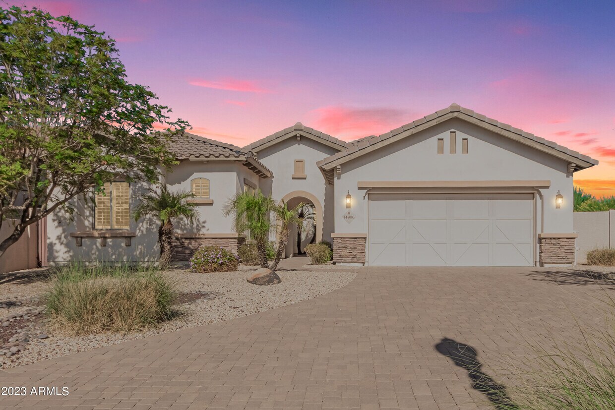 Primary Photo - 14806 Luna Dr N