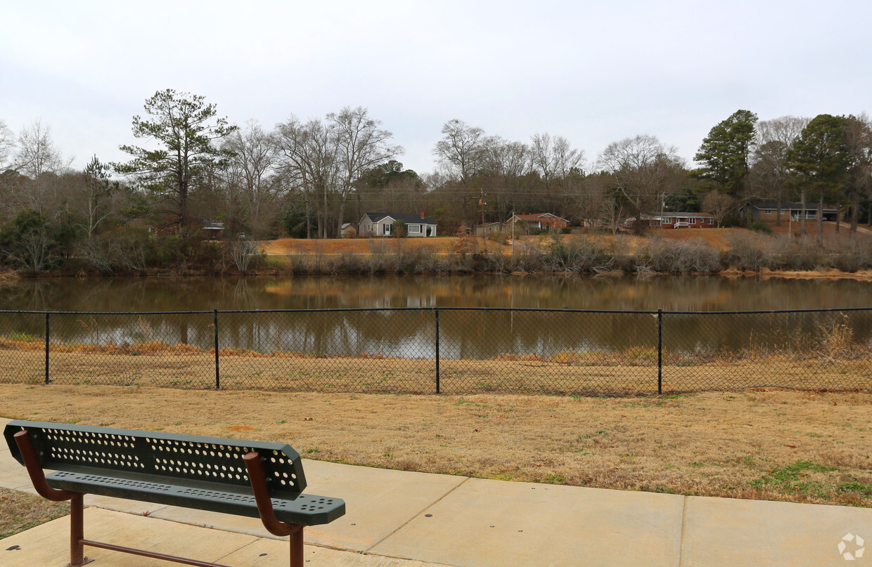 Foto del edificio - Mallard Lake Apartments