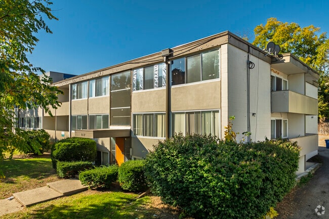 Building Photo - 912 Brown St