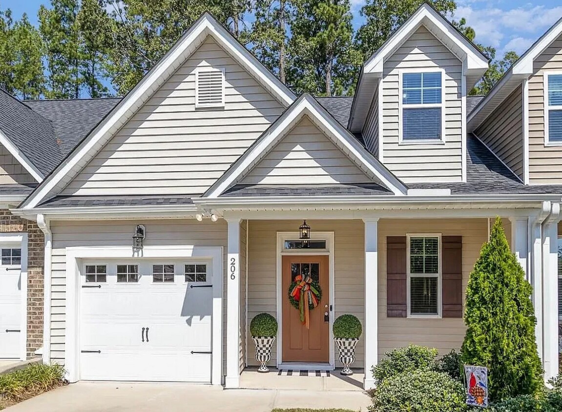 Foto principal - 206 Churment Ct