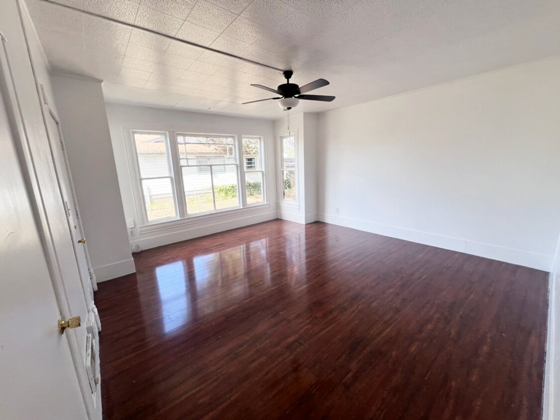 Foto principal - 619 Ash St
