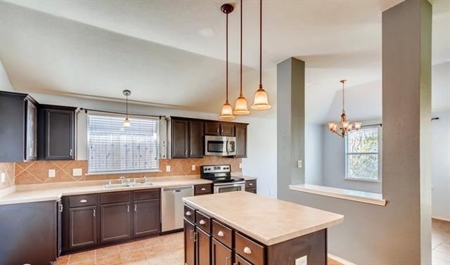 Foto del edificio - 13129 Padre Ave