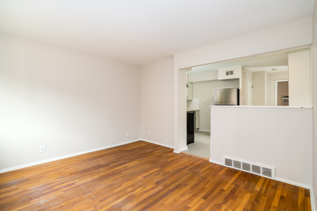 Building Photo - 5092 Waterman Blvd
