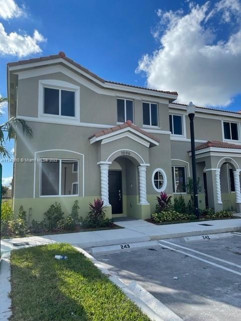 Foto principal - 1096 SE 23rd Ave