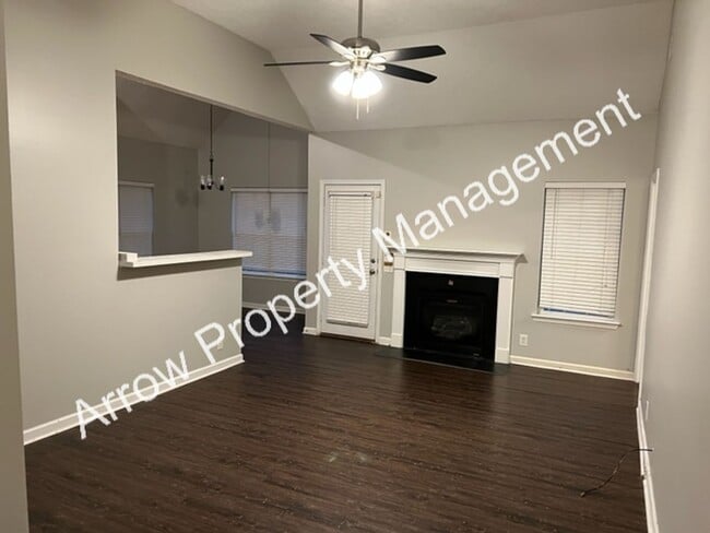 Photo - 3 Bedroom/ 2 Bath Home Available Immediately