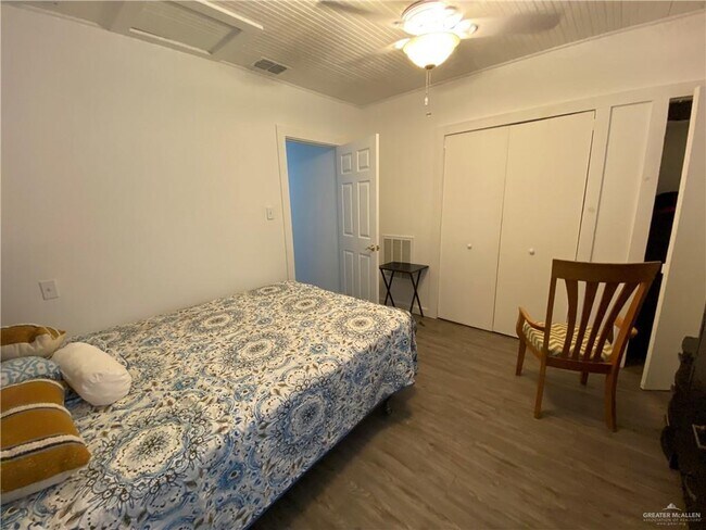 Foto del edificio - 2025 Beaumont Ave