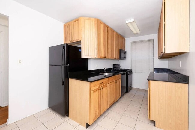 Building Photo - Bright & Spacious 1 Bed 1 Bath