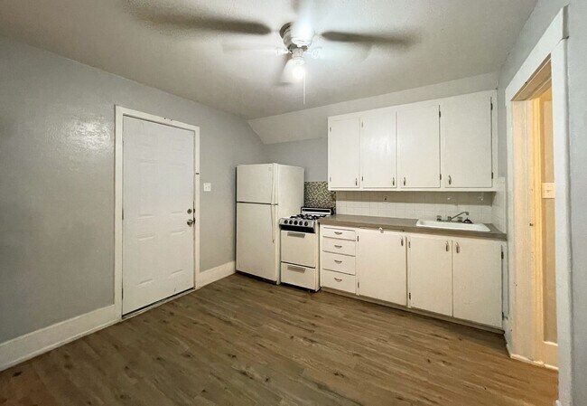 Foto del edificio - 511 N Poplar St