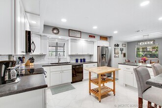 Building Photo - 912 Blueberry Dr