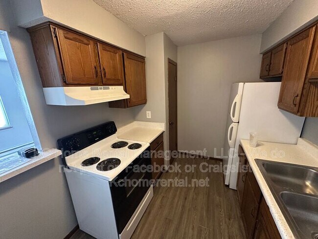 Foto del edificio - 561 N Somerset Terrace