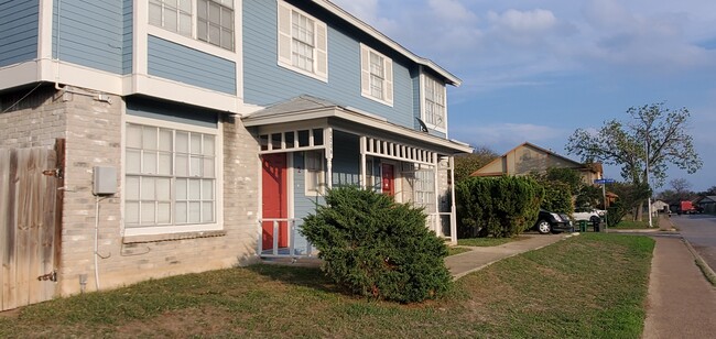 Building Photo - 5236 Meadow Field