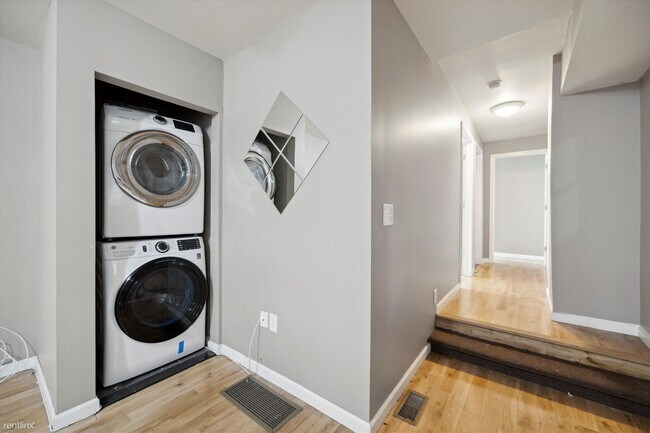 Foto del edificio - 3 br, 3 bath Triplex - 2000 N 17TH ST Unit 1