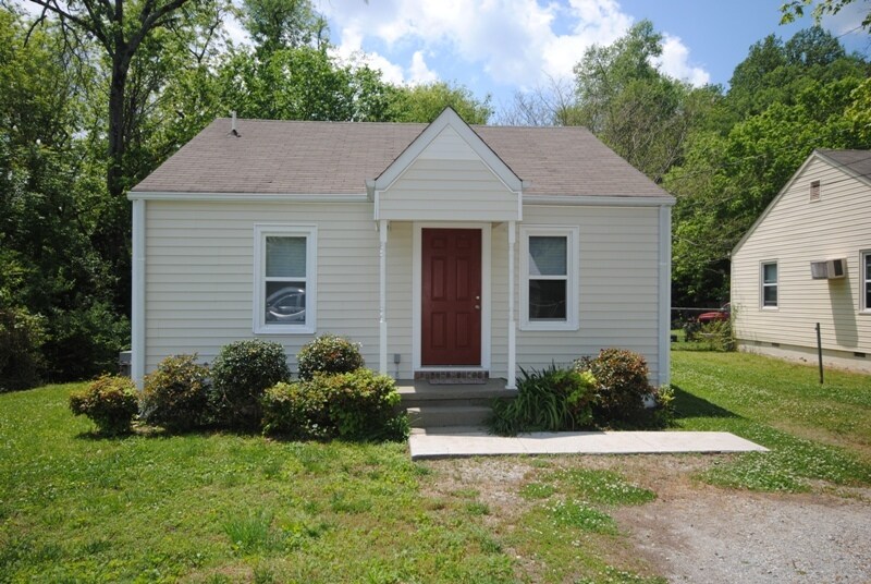Primary Photo - 100 Laurel Dr