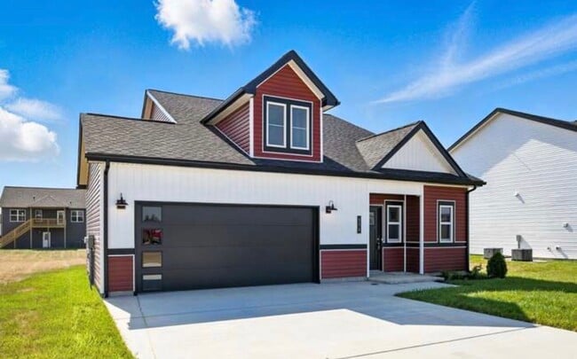 Building Photo - Brand New Three Bedroom