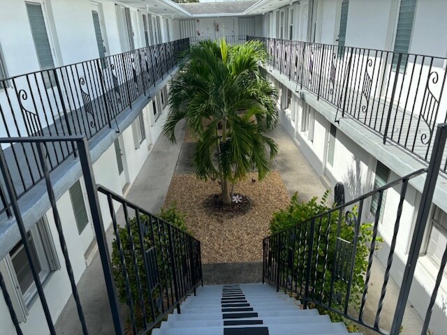Foto del edificio - 1710 Madison St